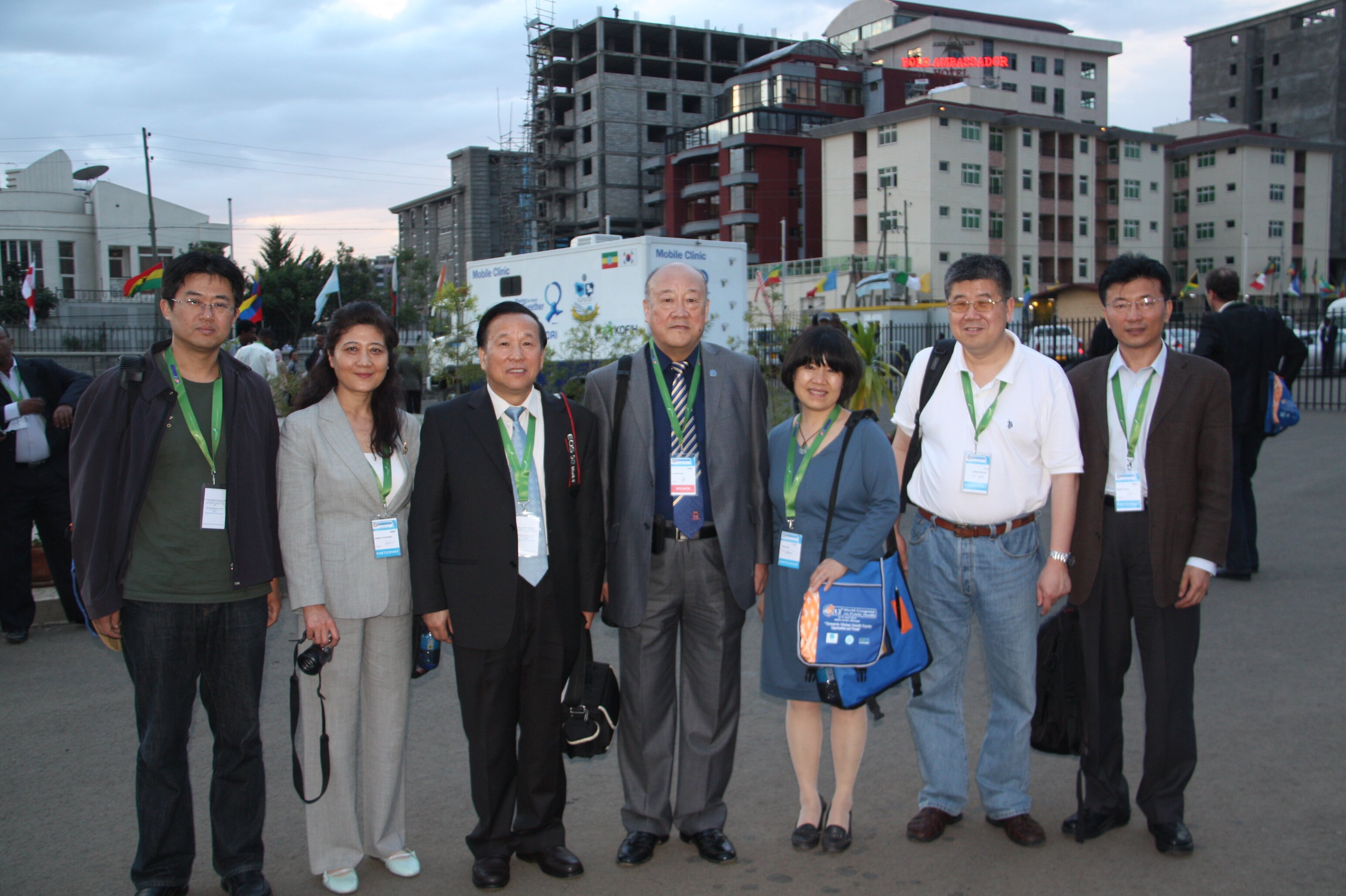 2013年,CCLH 代表团赴埃塞俄比亚参加第十三届世界公共卫生大会合影